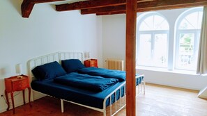 13 bedrooms, WiFi, bed sheets - Spacious property 13 bedrooms for 30 pers in the magnificent Vosges alsaciennes (Fellering)