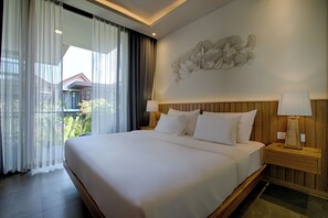 3 bedrooms, desk, WiFi, bed sheets - Villa Palaia, at the hearth of Canggu (Bali)
