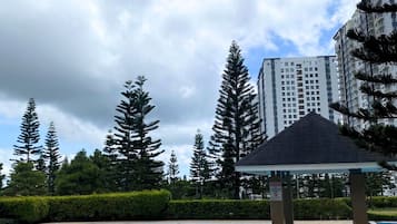 Kolam renang terbuka