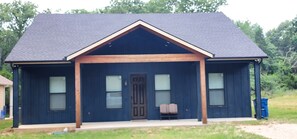 Exterior - 3-bedroom house in charming Malakoff with WiFi, bring your boat. Park ramp 2min. (Malakoff)