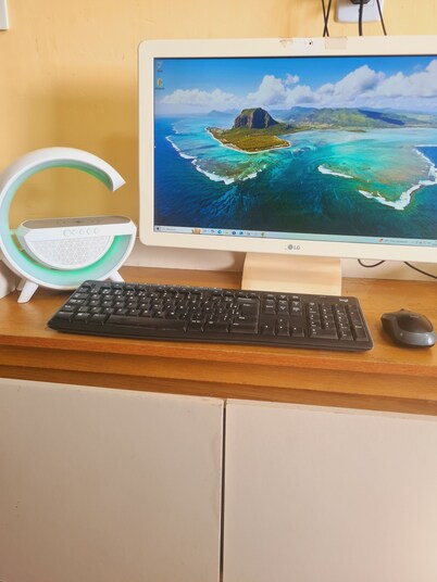 House in Campo Grande RJ With air conditioning and computer.