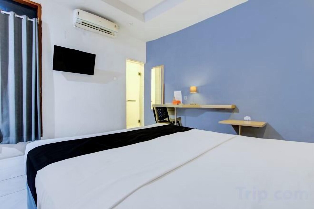Escritorio, wifi gratis, ropa de cama