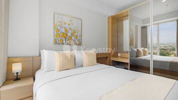 Apartment, 2 Bedrooms, City View | Laptop workspace, iron/ironing board, WiFi (free)