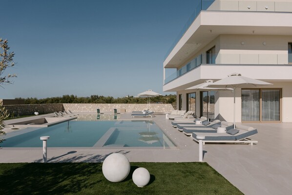 Piscine extérieure