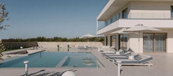 CalĂČre Villa, Close to Beach, Gym, Sauna & Cinema