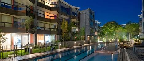 Sæsonbestemt udendørs pool