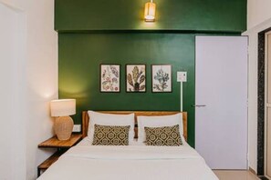 2 quartos, ferros/tábuas de passar roupa, acesso à internet