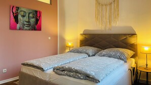 2 chambres, fer et planche à repasser, Wi-Fi, draps fournis