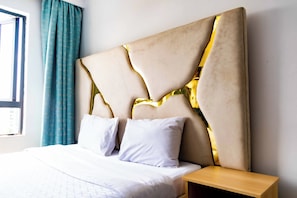 2 chambres, fer et planche à repasser, Wi-Fi, draps fournis
