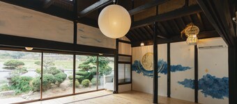 Large dogs are welcome. Located 5 minutes from the highway. Renovated old private house to spend a relaxing time surrounded by nature. Bonfire, BBQ, sup plan available with advance reservation. Sightseeing in Onomichi, spots with dogs