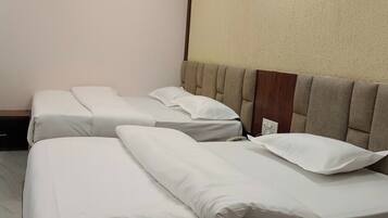 Honeymoon Triple Room | Room amenity