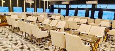 贾格什瓦里酒店