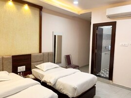 Sturta, hárblásari, inniskór, sápa