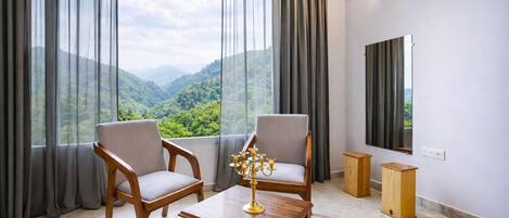 Dubbelrum för familj | Strykjärn/strykbräda och sängkläder