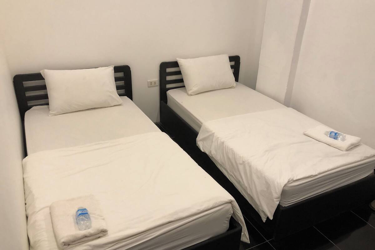 Twin Room | Free WiFi