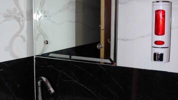 Superior Room | Bathroom