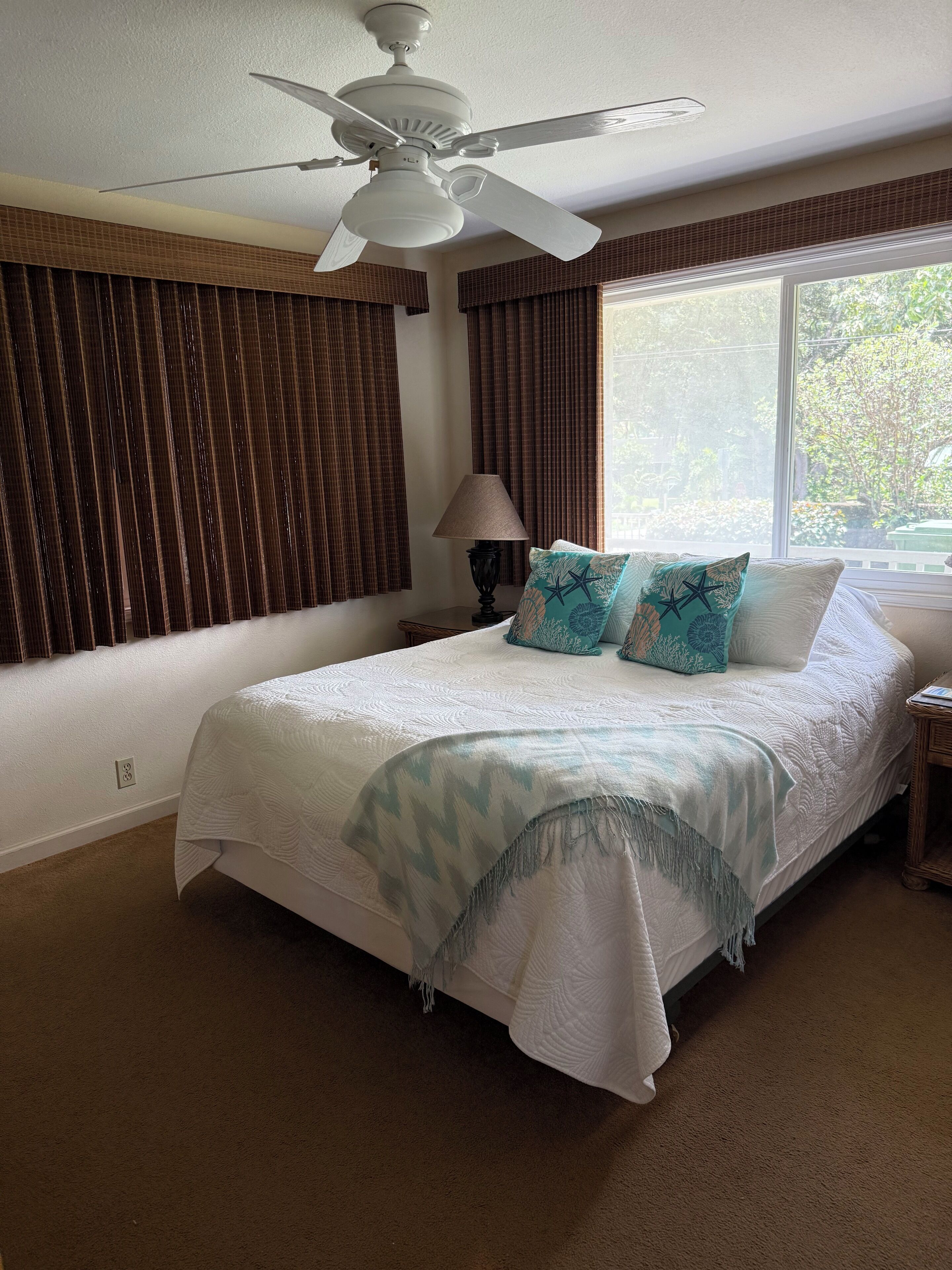 6 bedrooms, iron/ironing board, WiFi, bed sheets