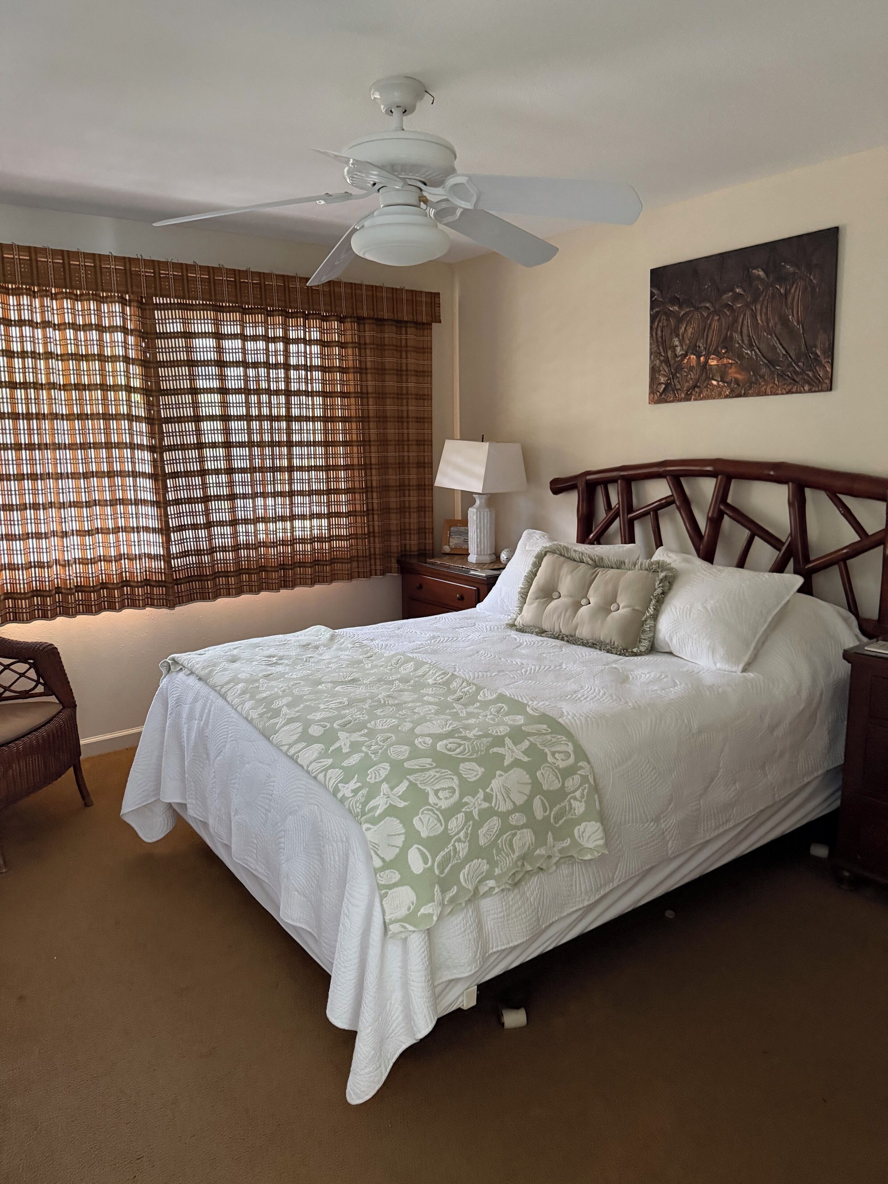 6 bedrooms, iron/ironing board, WiFi, bed sheets