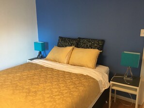 2 多间卧室、熨斗/熨衣板、WiFi、床单