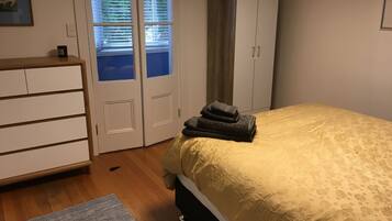 2 bedrooms, iron/ironing board, WiFi, bed sheets