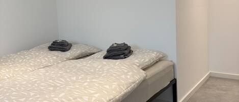 2 Schlafzimmer, Reisekinderbett, kostenloses WLAN, Bettwäsche