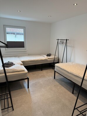 2 soverom, reiseseng for barn, wi-fi (inkludert) og sengetøy