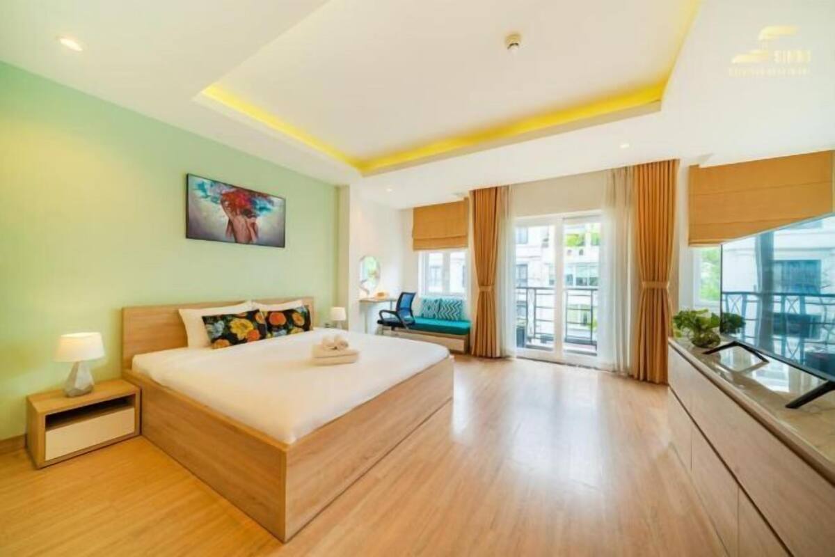 Ropa de cama hipoalergénica, minibar y escritorio