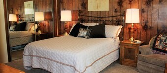 Cabin with Foosball-Southern Comfort