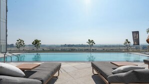 Pool - Samaya Holiday Homes Dubai Luxury Suites (Dubai)