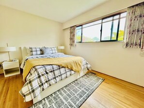 3 bedrooms, iron/ironing board, WiFi