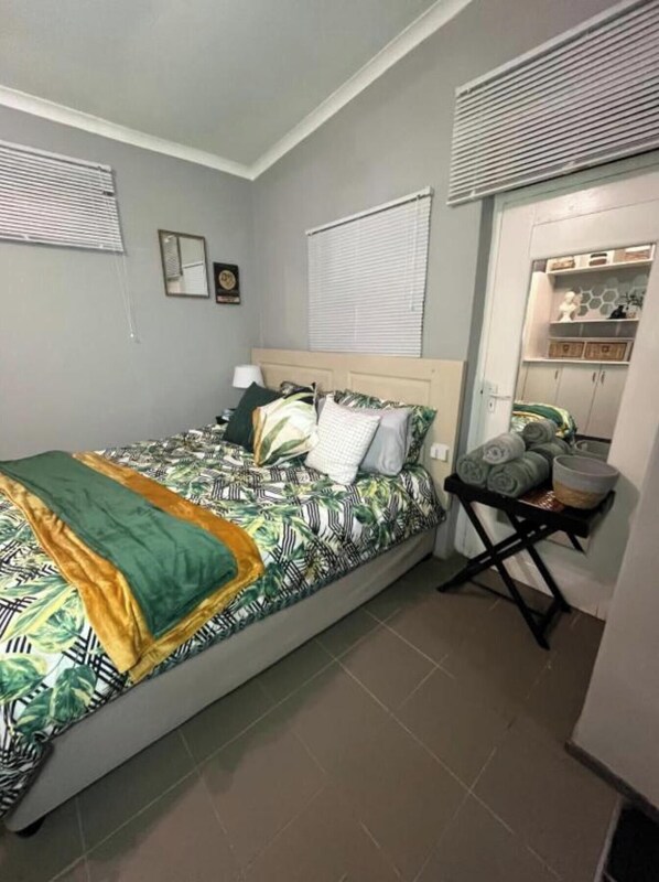 1 bedroom, iron/ironing board, WiFi, bed sheets