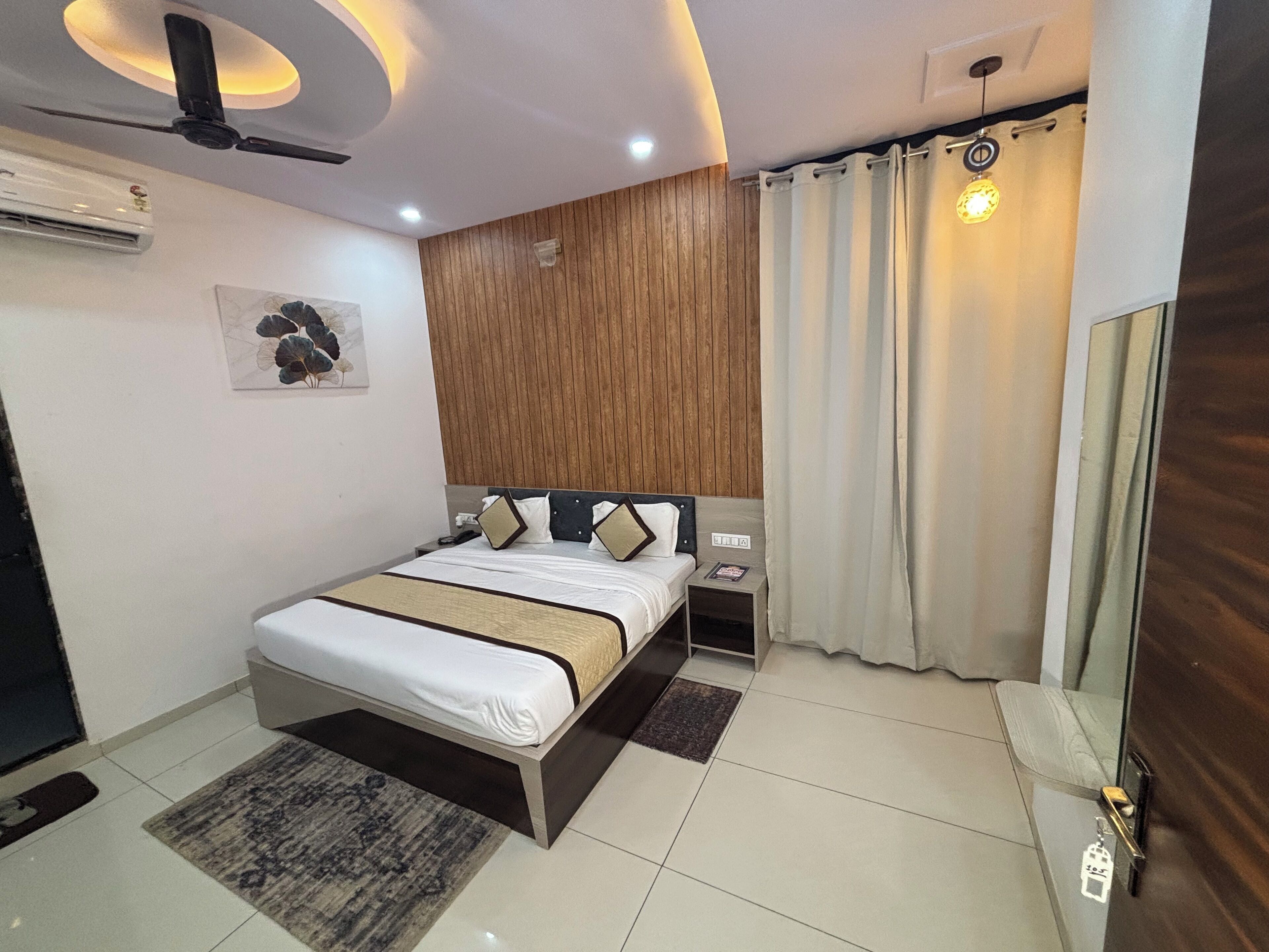 Superior Double Room, City View | Free WiFi
