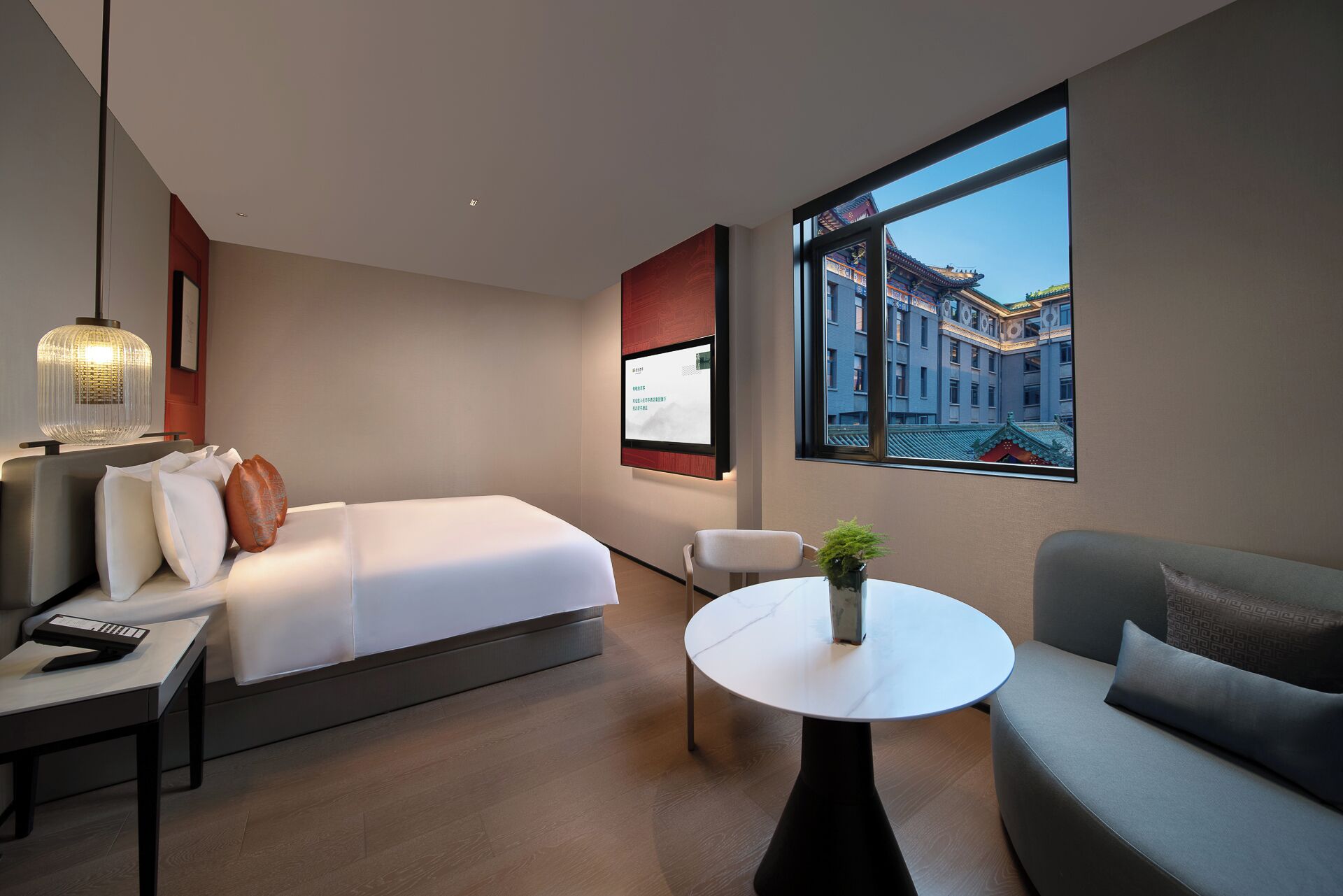 Dobbeltrom – comfort, bakgårdsutsikt | Skrivebord for bærbar PC, blendingsgardiner og strykejern/-brett