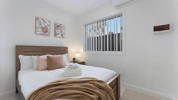 2 slaapkamers, een strijkplank/strijkijzer, wifi, beddengoed