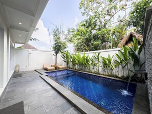 Outdoor pool, pool loungers