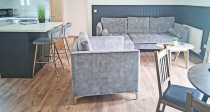 The Country oak is a 2 double bedroom lodge with en suites to both rooms.