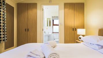 2 bedrooms