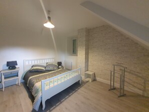 3 chambres, fer et planche à repasser, Wi-Fi