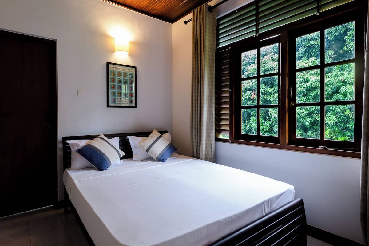 Basic Double Room, Garden View