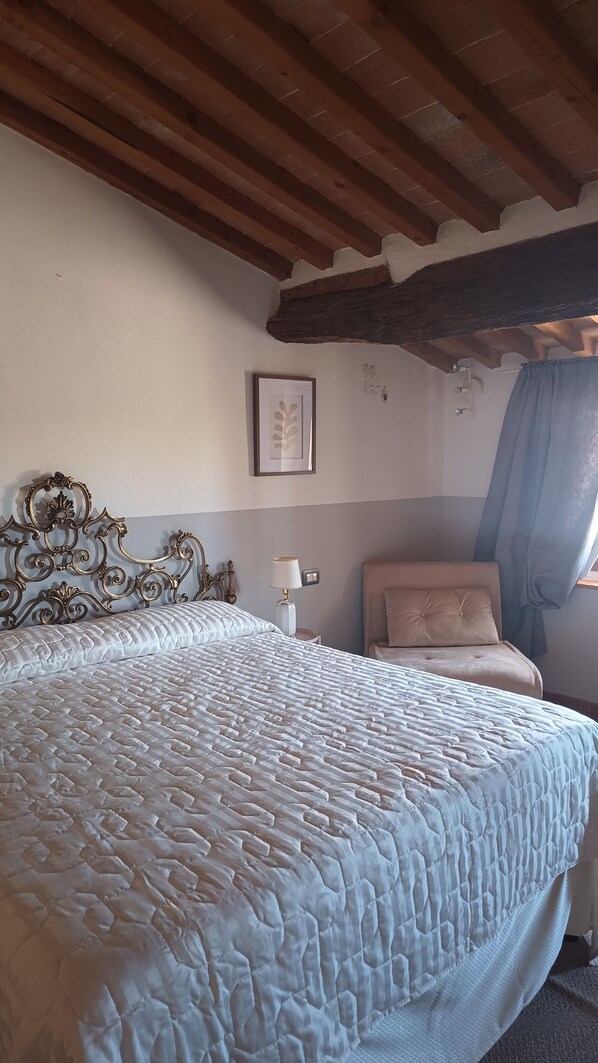 1 bedroom, iron/ironing board, bed sheets