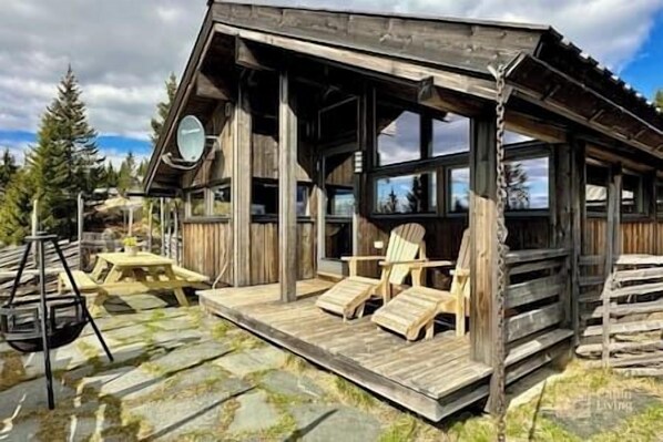 تناول الطعام بالخارج