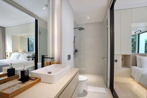 Dusche, Haartrockner, Bidet, Handtücher