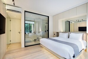 2 quartos, cofres nos quartos, ferros/tábuas de passar roupa