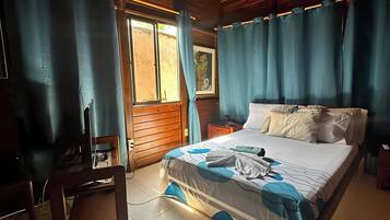 3 habitaciones, escritorio, wifi gratis y ropa de cama