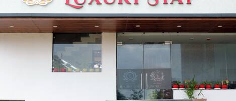 Fachada de la propiedad