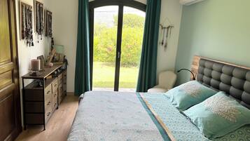 3 makuuhuonetta, silitysrauta/-lauta, Wi-Fi, vuodevaatteet