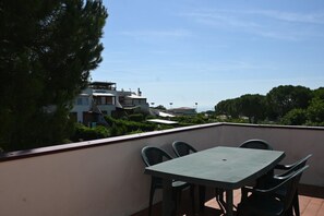 Outdoor dining - N302 - Numana, three-room apartment with terrace in residence with swimming pool (Nuaman)