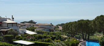 N302 - Numana, three-room apartment with terrace in residence with swimming pool