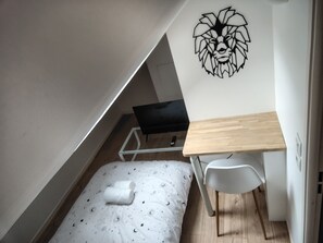 2 bedrooms, iron/ironing board, travel crib, free WiFi