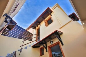 Exterior detail - Art House 2 (Rhodes)